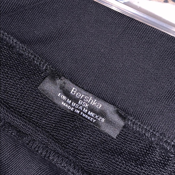 Cotton mini skirt never worn. Perfect condition. - Picture 3 of 3